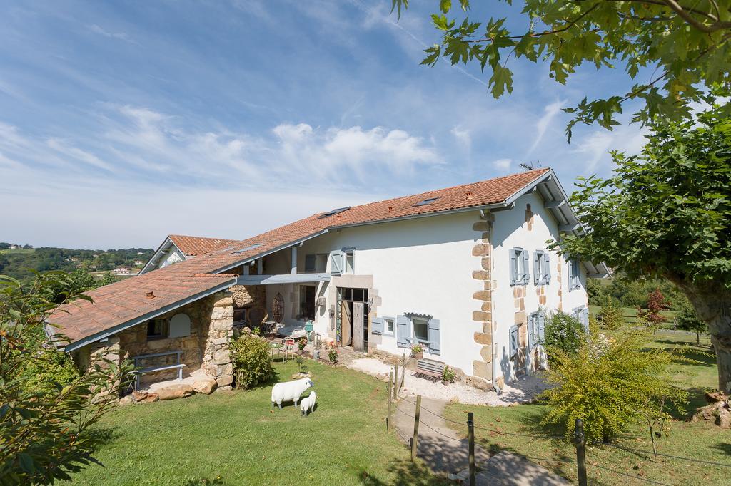 Bed and Breakfast Ferme Elhorga à Saint-Pée-sur-Nivelle Extérieur photo